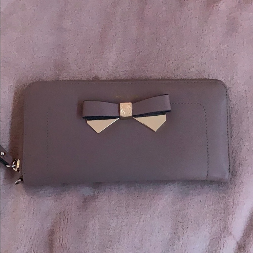 Anne Klein wallet - Picture 1 of 3